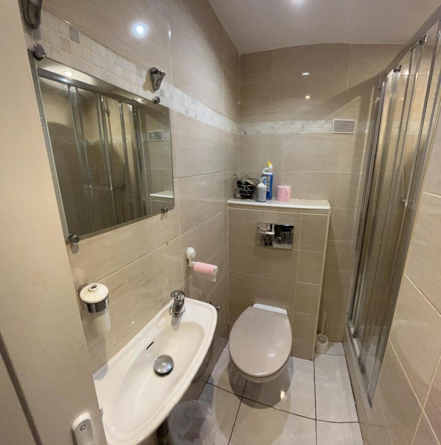 Jolie Appartement Nice Proche Mer Et Aeroport Une Chambre Plus Salon Avec Cuisine Exterior foto